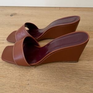STAUD Tan Leather Wedge Slide Sandals Minimal Designer Summer Shoe